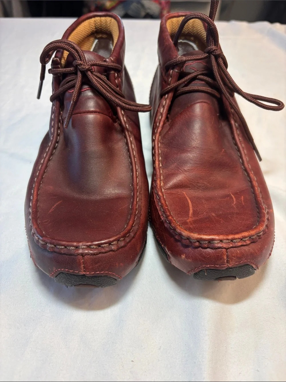 Twisted X Men’s Chukka Driving Mocs, Burgundy Leather finish, size 7.